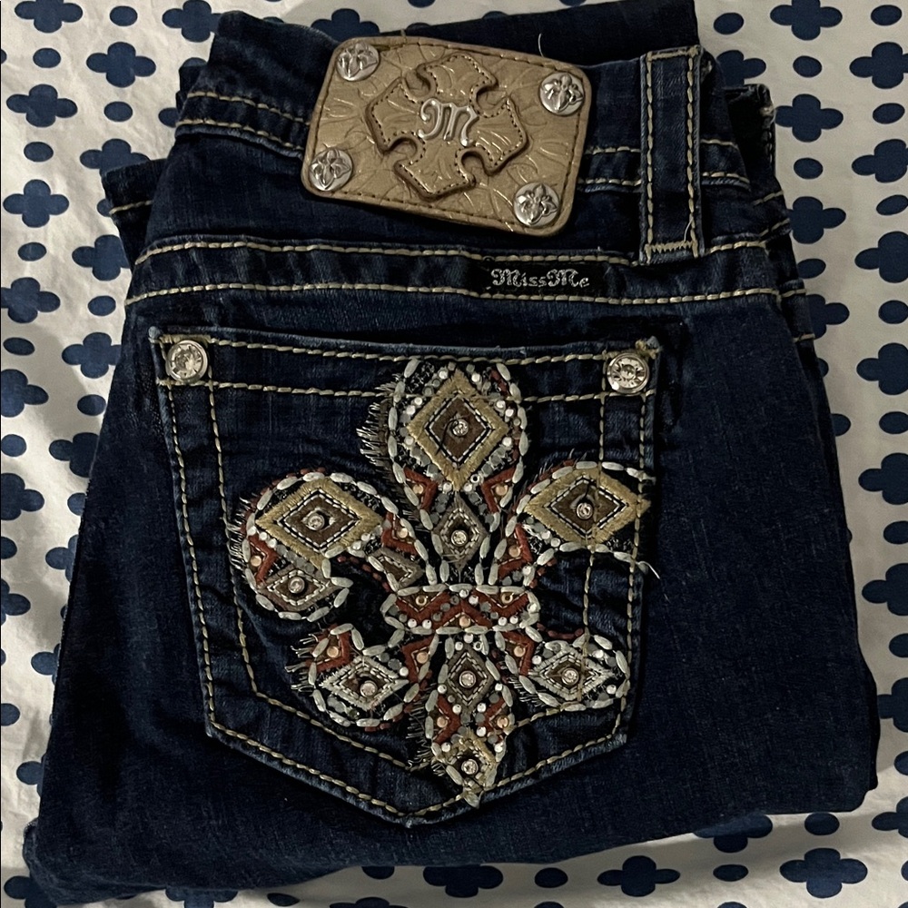 Miss Me Jeans Size 27x31 Medium Wash Slim Boot Cut Embellished Pockets EUC